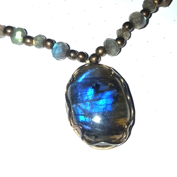 Labradorite Necklace - Picture 16 of 16